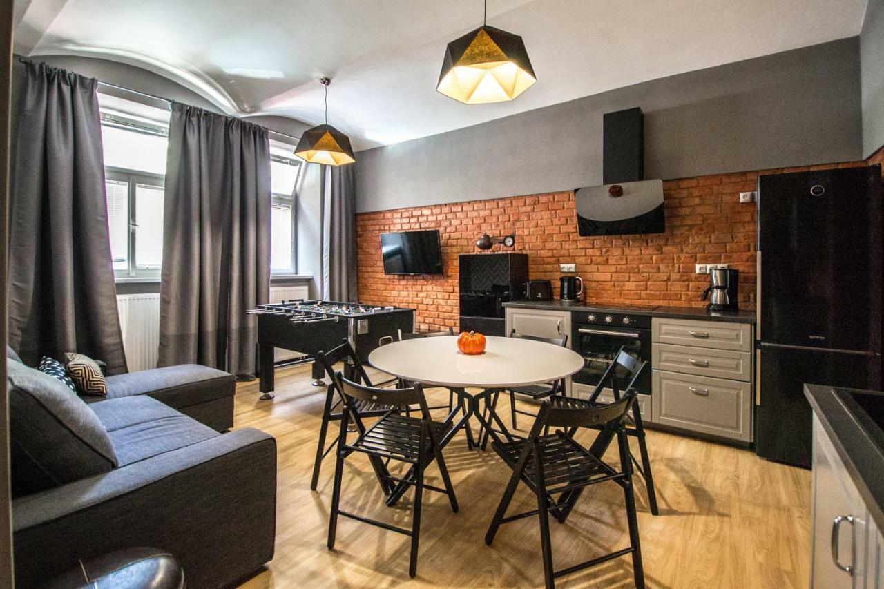 3bdr Ruterra With Table Football Praga